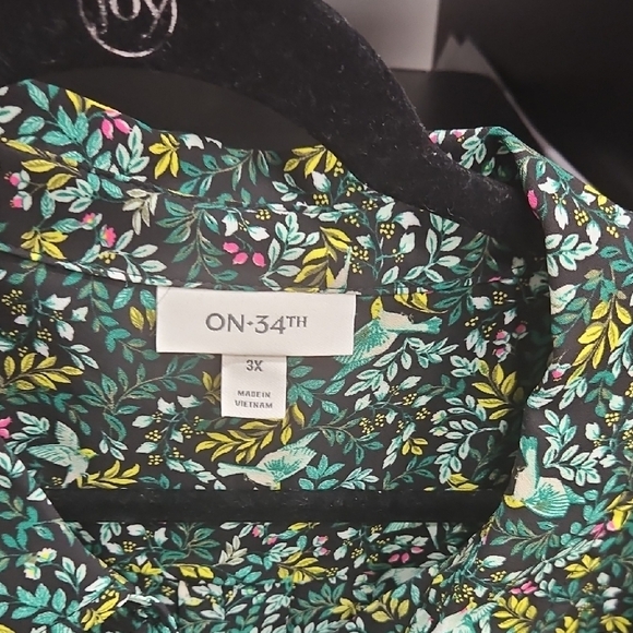 Green and Yellow Botanical Button Down Shirt - Picture 2 of 4